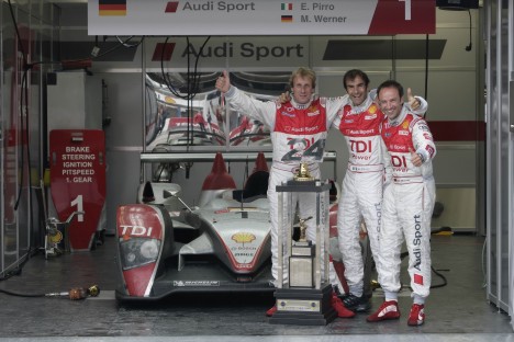 Vinderne - ligesom det var i 2006 - Frank Biela, Emanuele Pirro og Marco Werner
(Foto: Audi Motorsport)